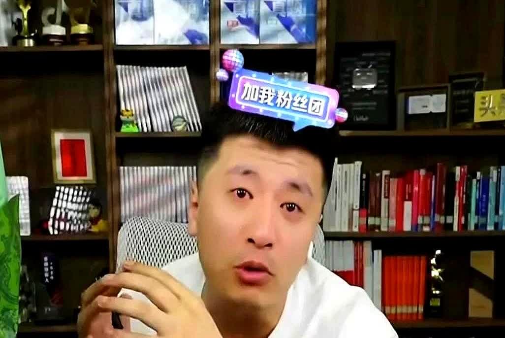 我问读博的朋友，为什么张雪峰模式走不下去了？真像他哭诉的那样？朋友突然笑