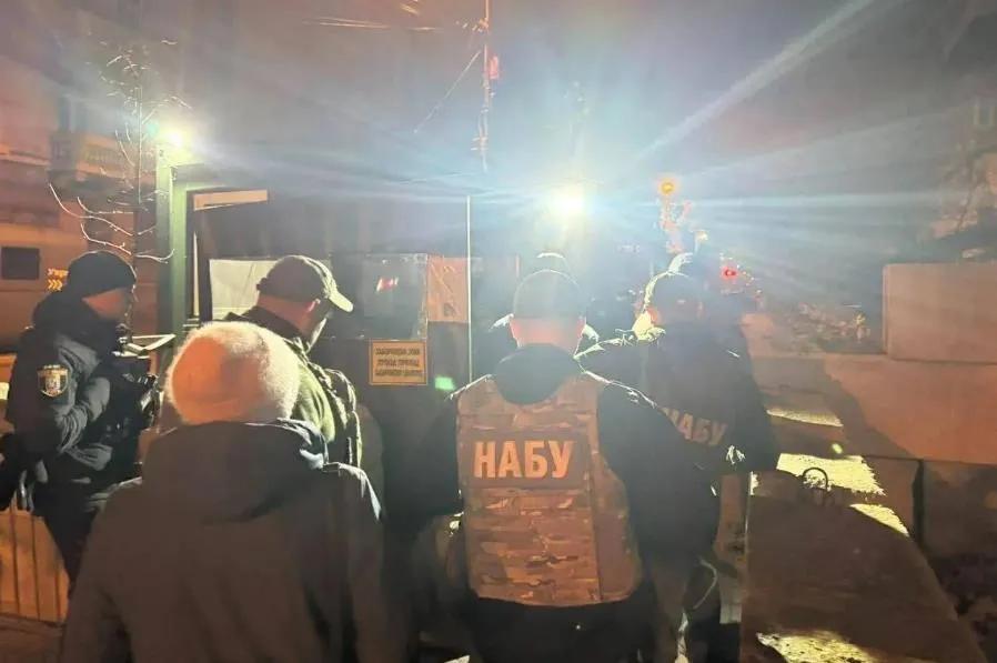 据乌克兰媒体报道，乌克兰国家反腐败局(NABU)和乌克兰特别反腐检察官办公室