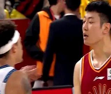 就今年广厦的阵容配置，即便是孙铭徽满血复活，也掩盖不了内线的短板，胡金秋再厉害也