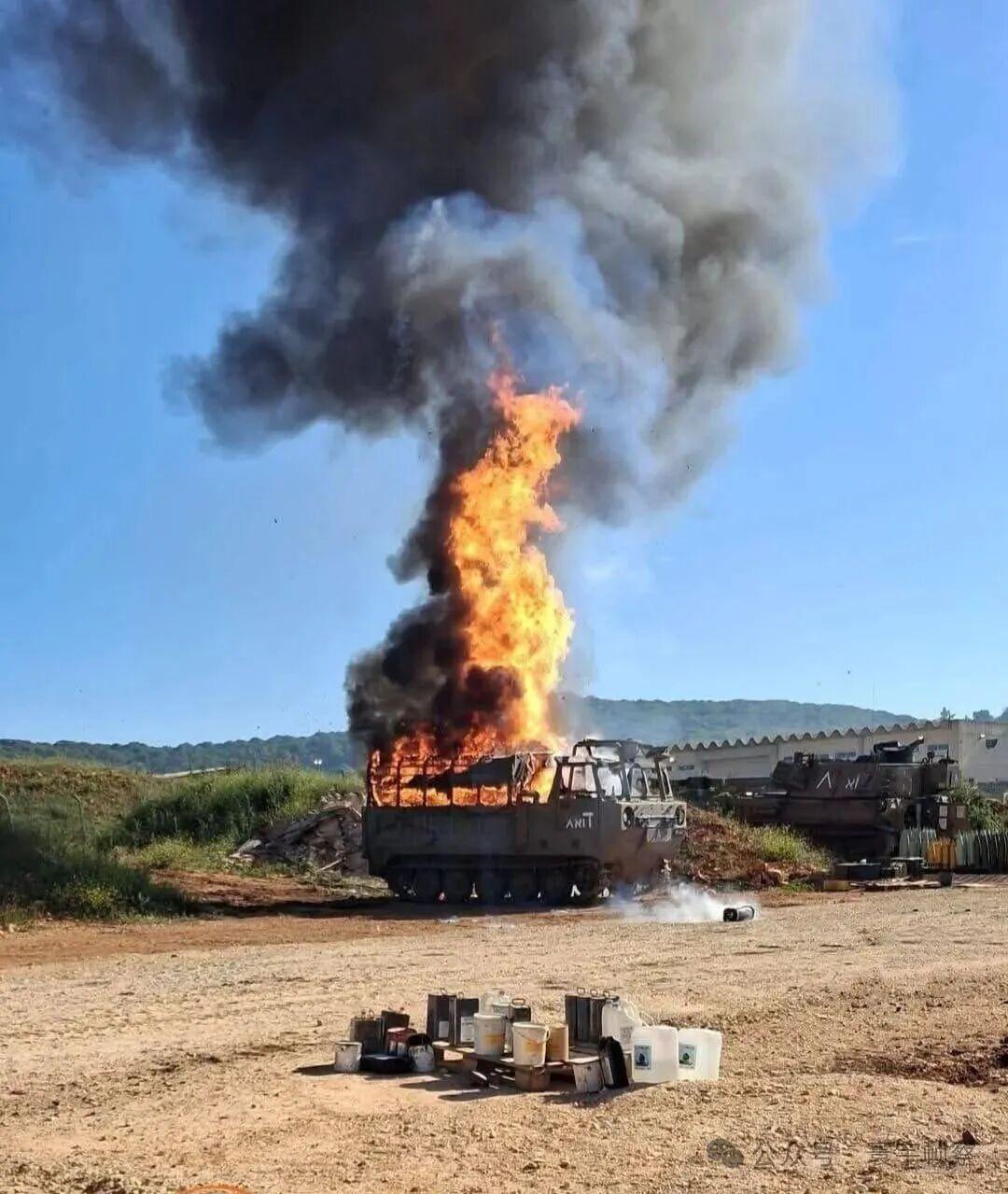死伤惨重！以军炮兵阵地遭袭现场剧烈爆炸，火炮车辆被炸飞，10多名以军士兵死伤，走