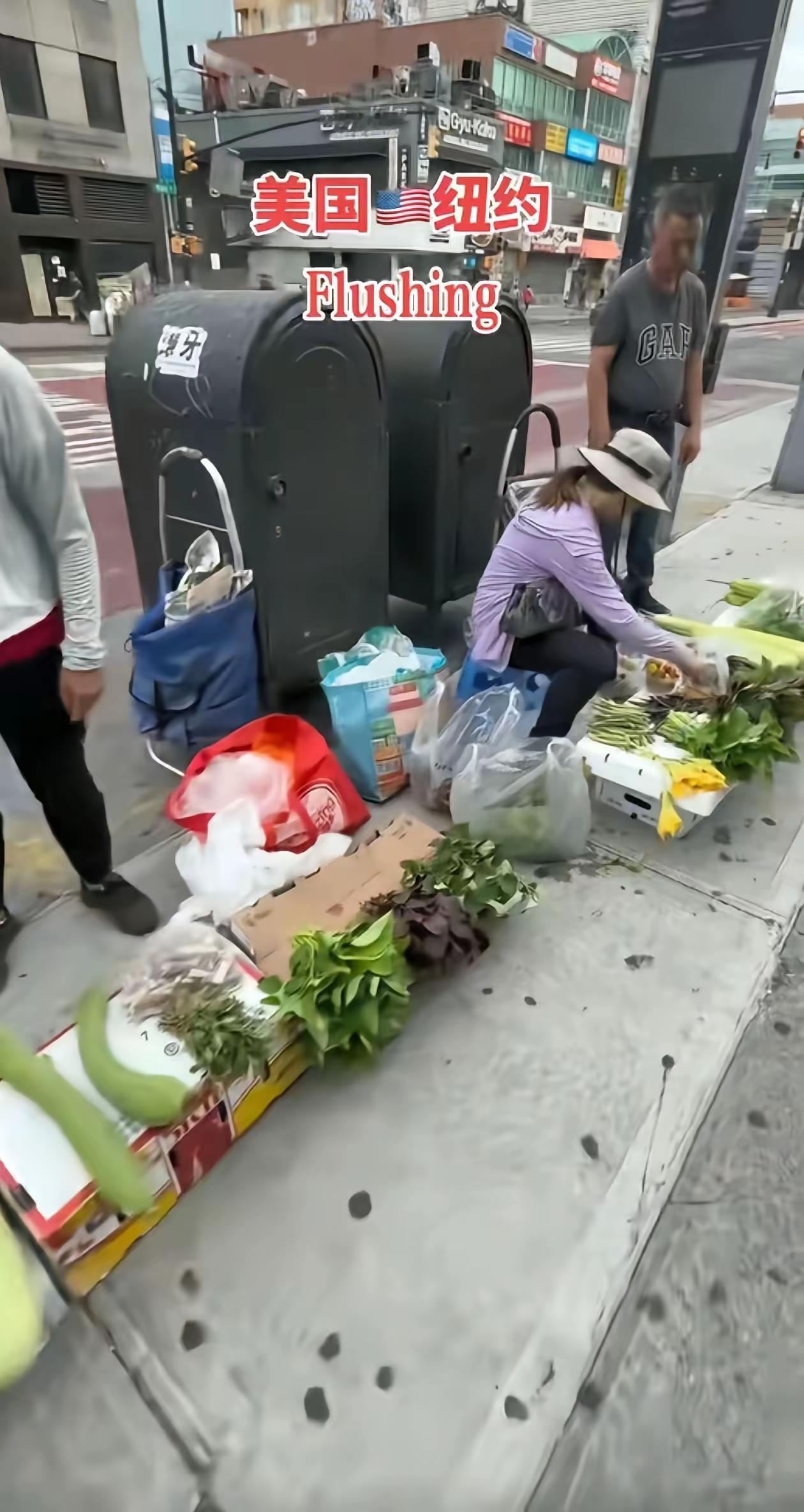 漂洋过海，好不容易才润到美国了，怎么摆起地摊了呢？是真的生活所迫吗？如果是在国