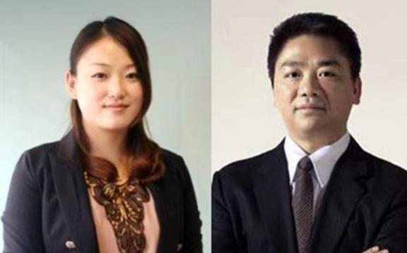 1998年，刘强东和龚晓京在一起时，遭到龚晓京父母的反对：“你一个高才生，不去考