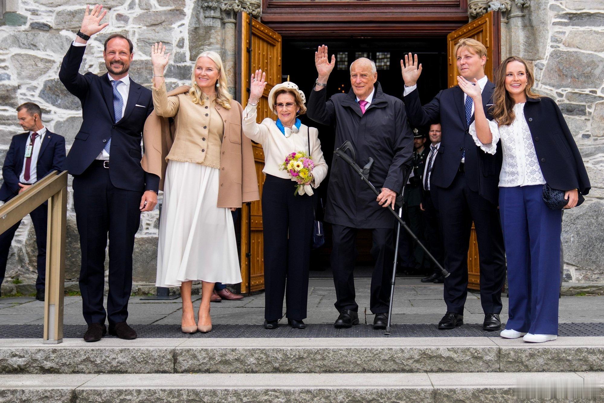 挪威王室🇳🇴挪威王室关闭ins和facebook官方账号的帖子评论功能，不