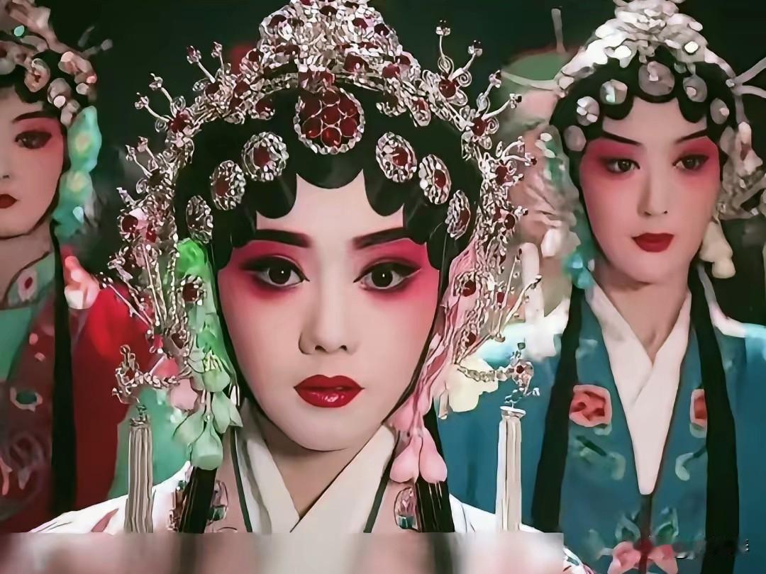 张艺谋冯小刚正面开撕遥控器！央视一套《主角》与东方卫视《重影》史诗级撞档，我到底