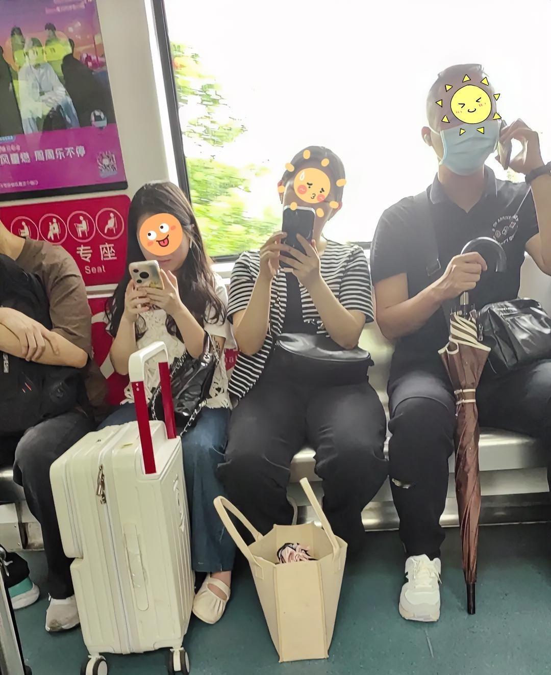 在麻将馆，掏现金结账的人，往往最没面子。超过1/3的老麻友钱包里有钱，但偏要记