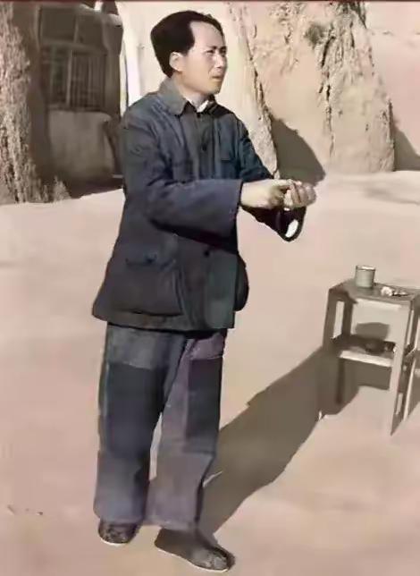 1938年，毛主席在窑洞里，给日本设下了一个无解的死局1938年5月，延安的