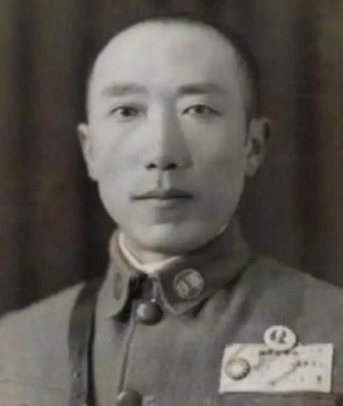 1941年，山西土匪乔日成投降日军后，日军中将竟亲自带着10000多人包围了他，
