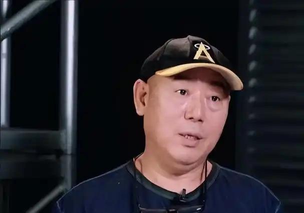 1991年，身价过亿的李诚儒,把糟糠之妻和6岁儿子赶出家，转身娶了年轻的女朋友。
