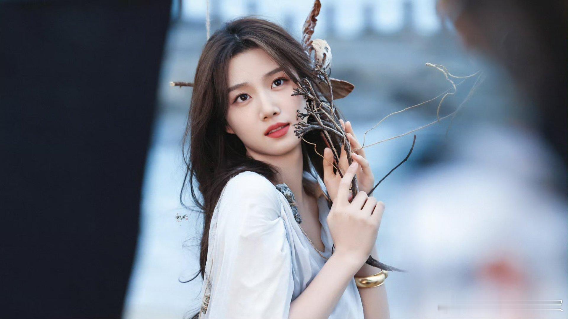 卢昱晓站姐发的这一组图简直是美呆了好吗？比工作室出图都好看太会拍了吧