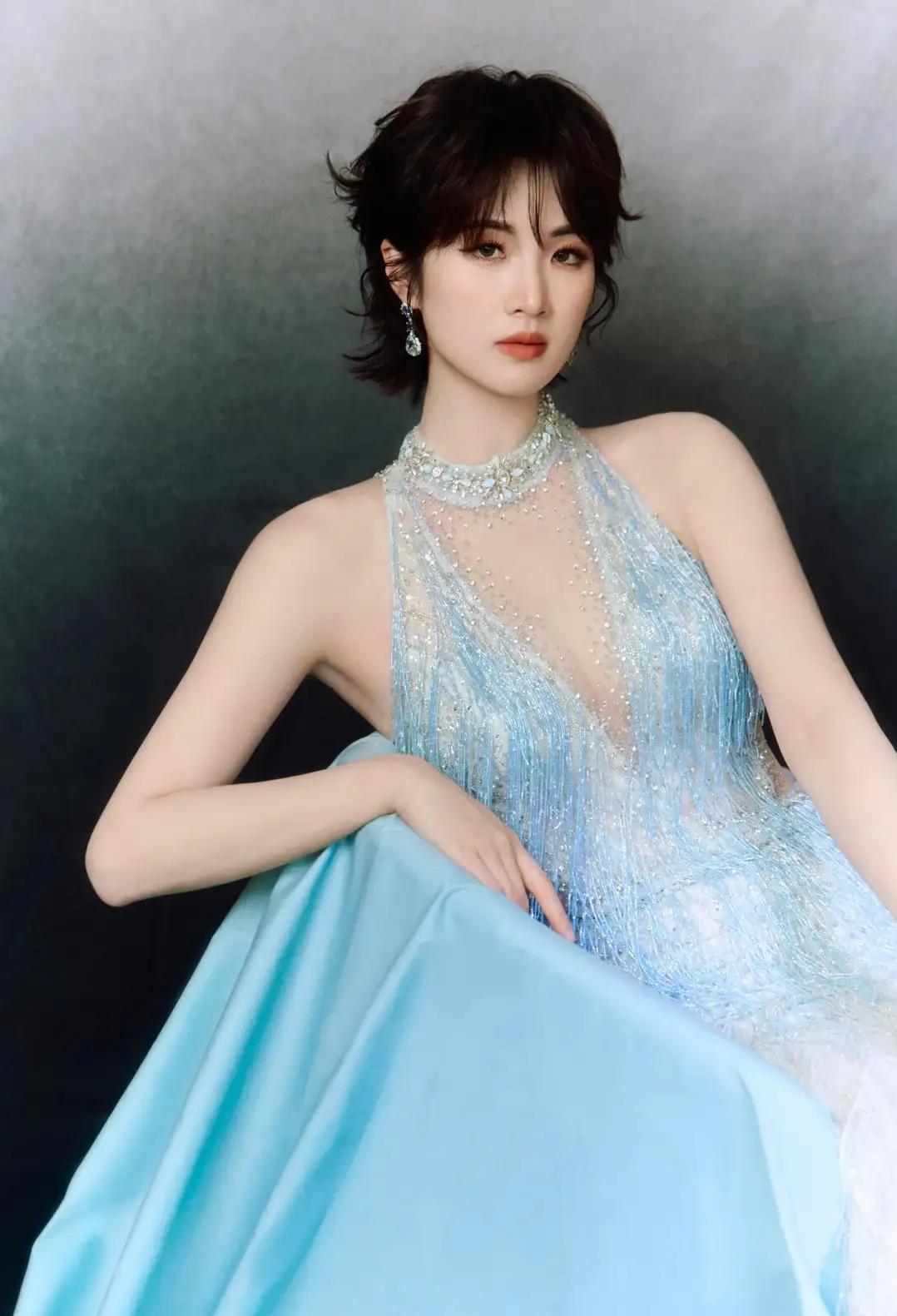 大家别再羡慕姚安娜了，我们永远也成不了他，原因很简单，那就是爸爸是任正非华为“二