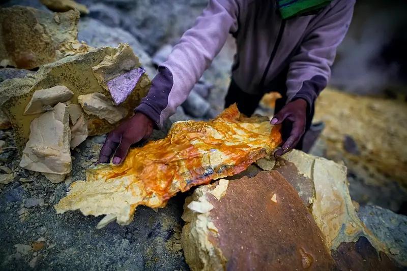 4月14日消息，自4月15日起，印尼将调整铜矿、镍矿基准价计算公式。铜矿方面，