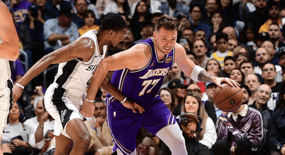 影响力有限！丹尼格林谈东契奇：“卢卡今天拿了35分。”“但是看过比赛的都