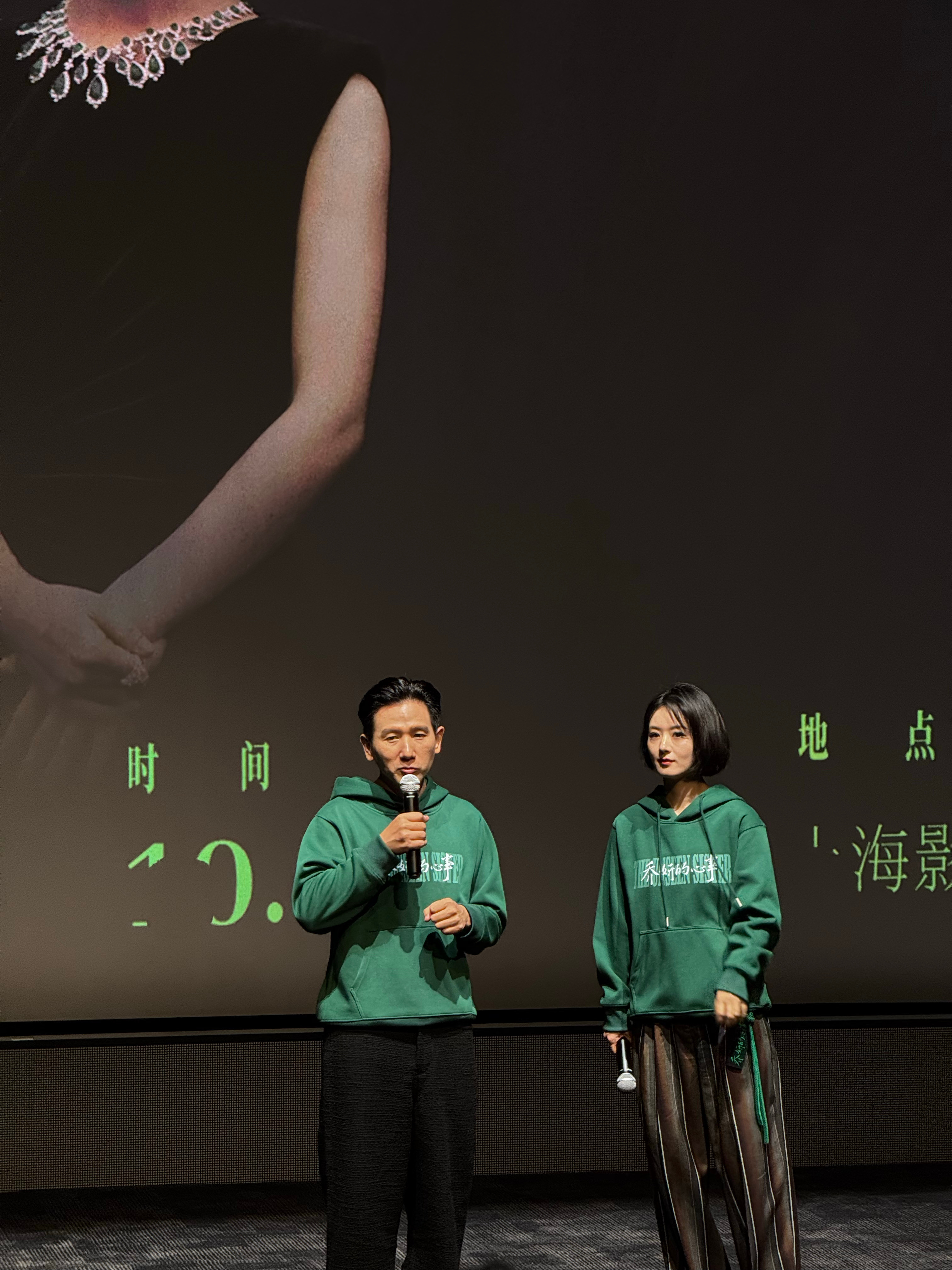赵丽颖赵德胤赵丽颖新恋情其实年初的时候就听品牌公关朋友讲过。去年十月路