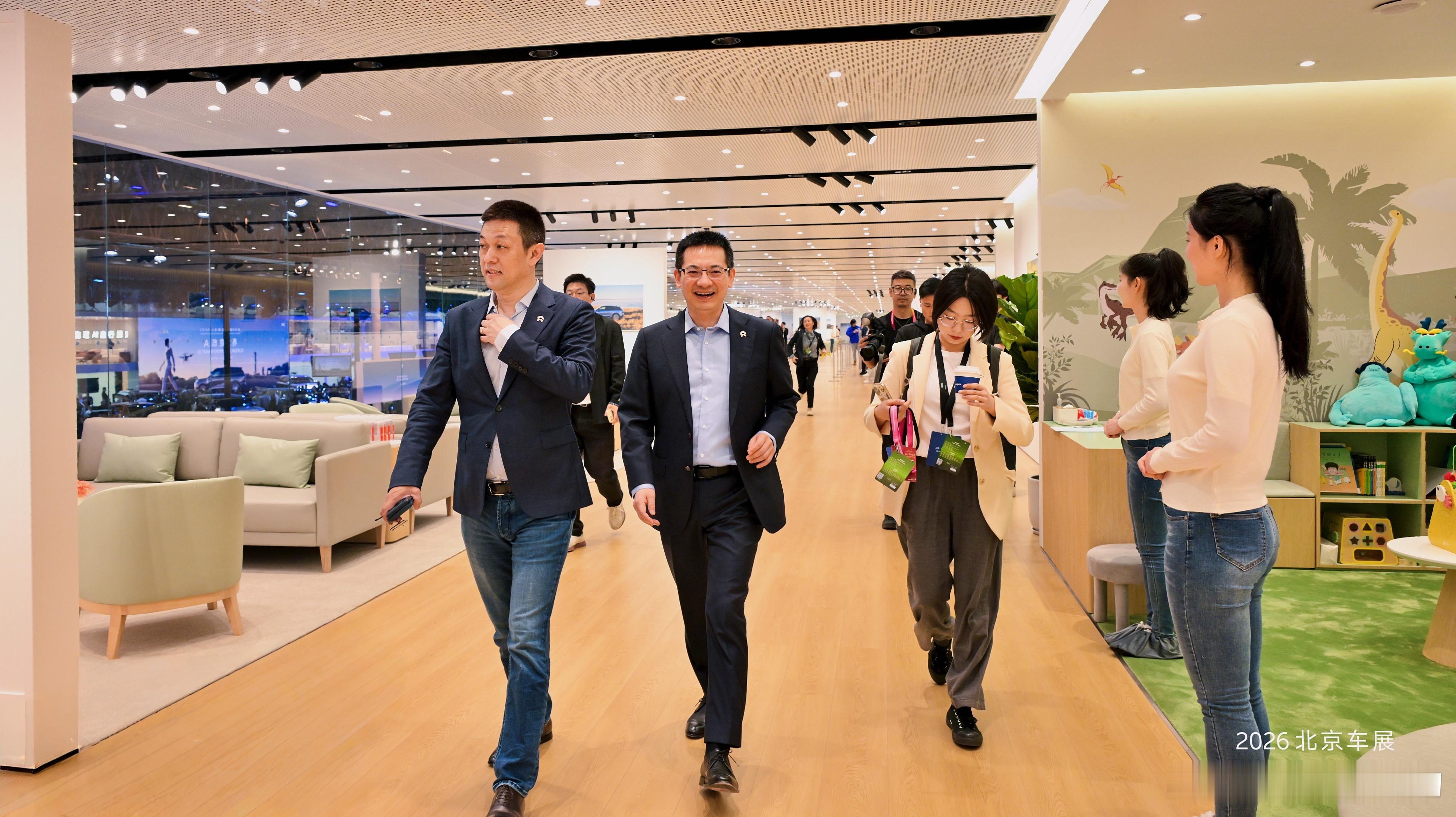 中国新能源汽车的未来，永远只会在自己手里!最近各家9系发布点燃高端市场，但大多数