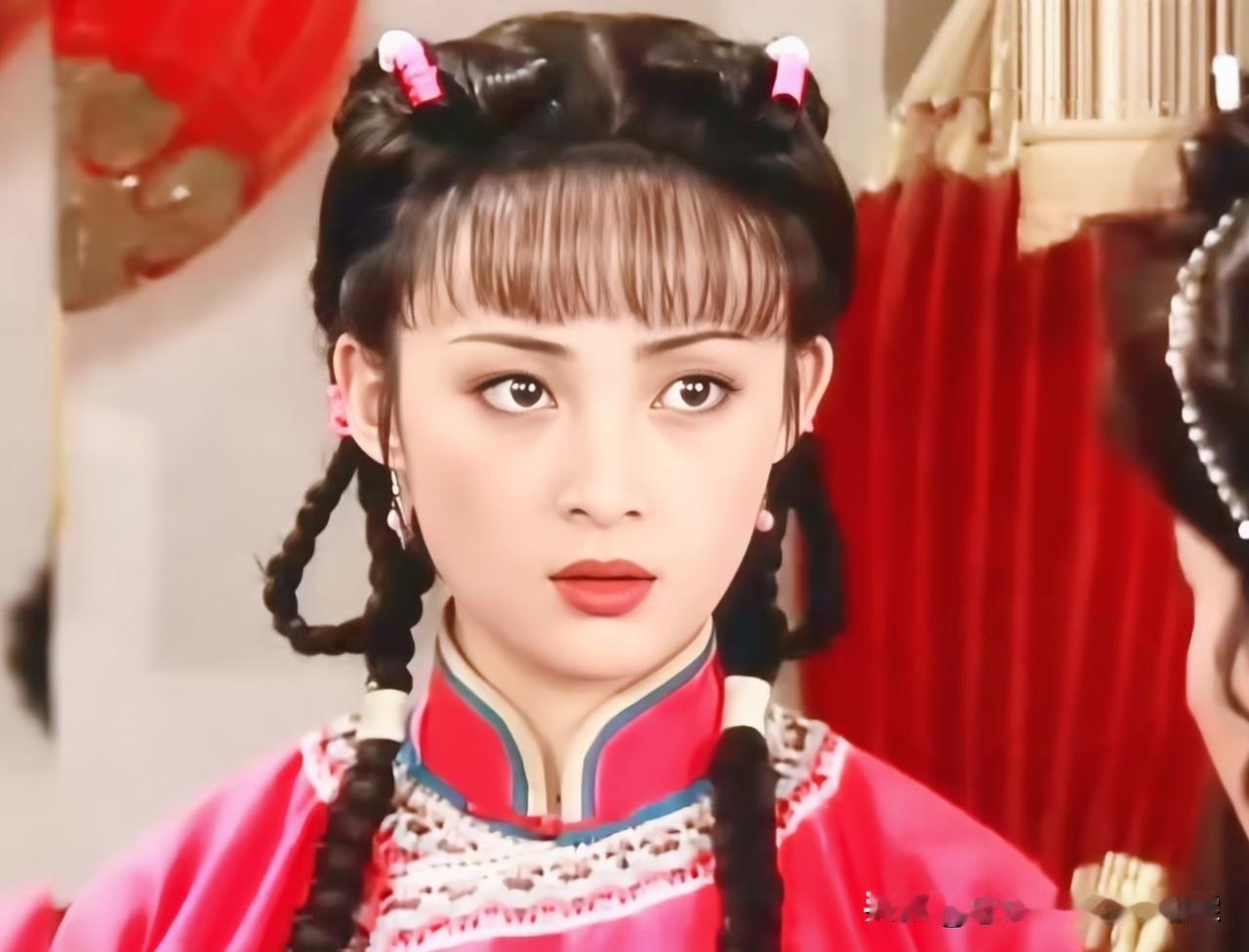我就是觉得蒋勤勤最美。她在娱乐圈也是颜值最拔尖的存在。几乎所有和她同剧的女演员都