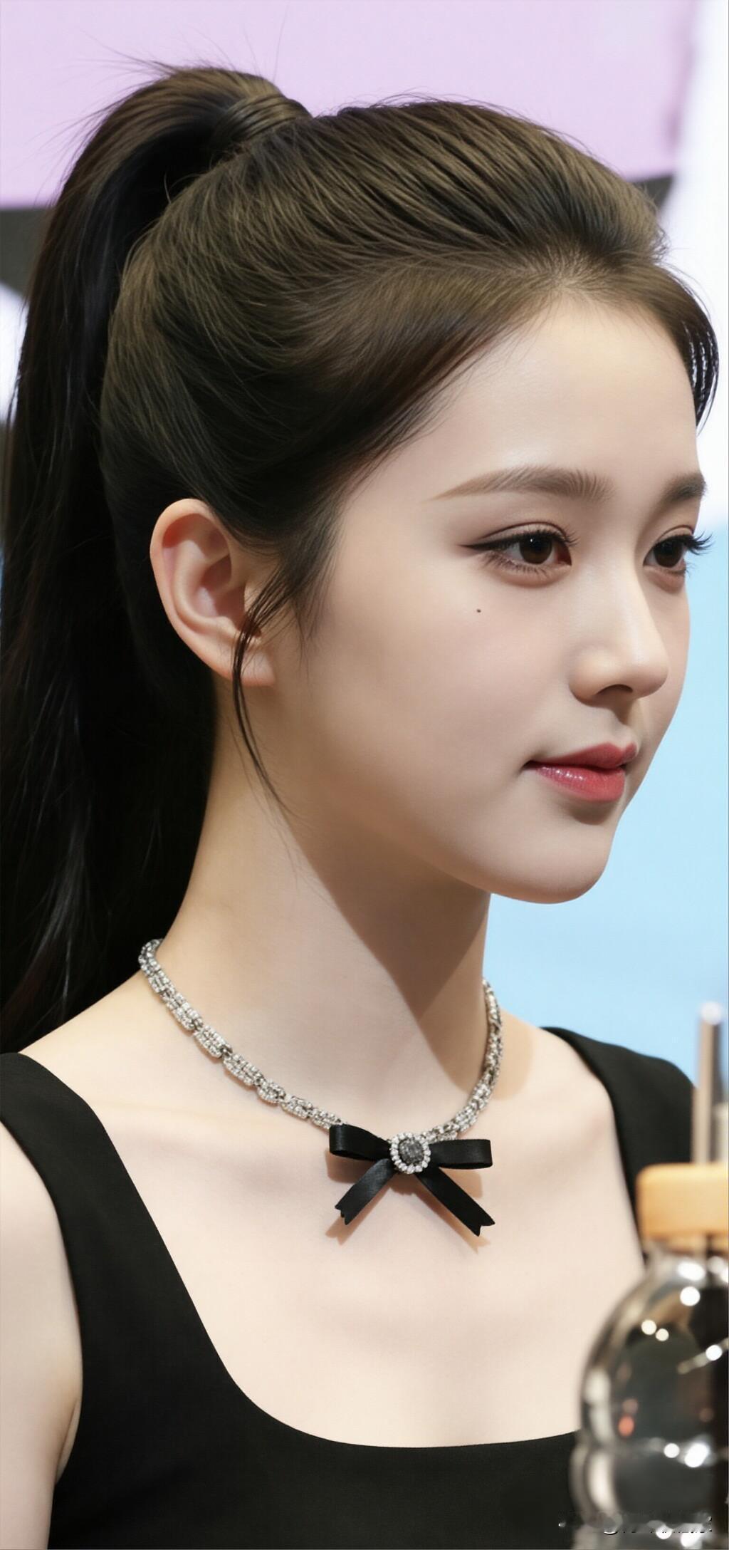 马尾辫美女（二十八）张元英，韩国女团IVE的成员，她常被粉丝称为“女五一”“