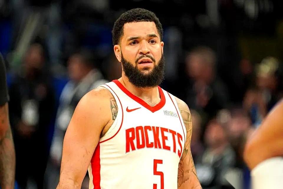 火箭后卫范弗利特一句话，直接掀了桌子。他说，我们再也见不到勒布朗这样的人了。干