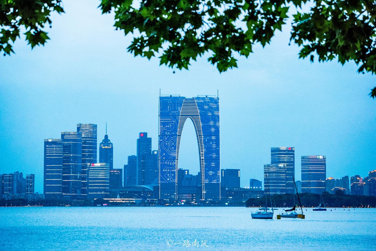 苏州的GDP在十年内有机会追上广州吗？结合2025年数据，广州GD