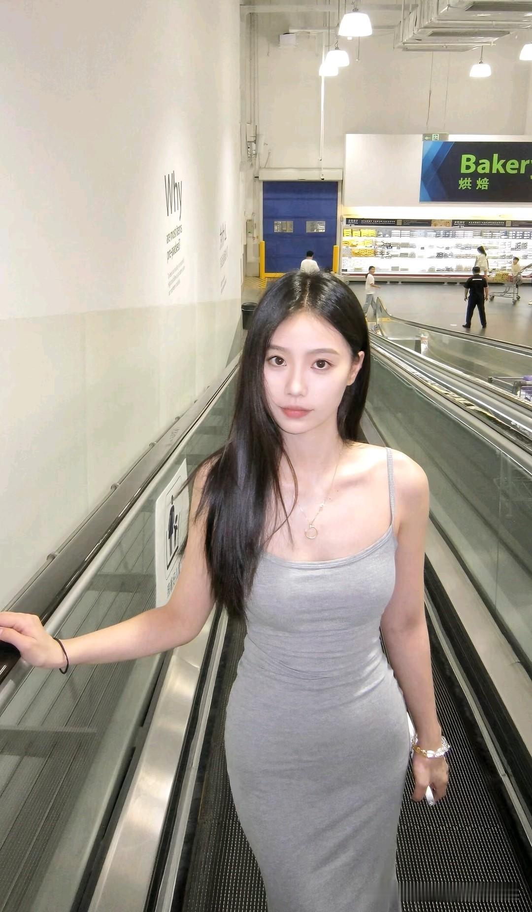 少女风写真照很喜欢这种风格的少女写真，清秀，端庄，淡淡的优雅，很喜欢