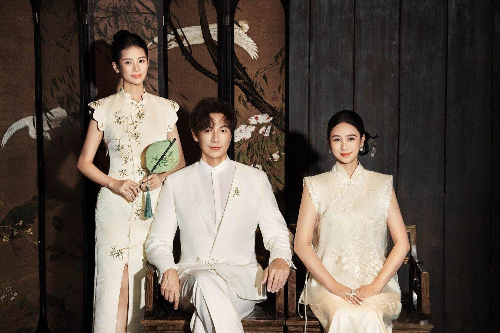 57岁翁虹状态翁虹给女儿办中式成人礼这场明制及笄礼里，翁虹太亮眼了！身着传统服
