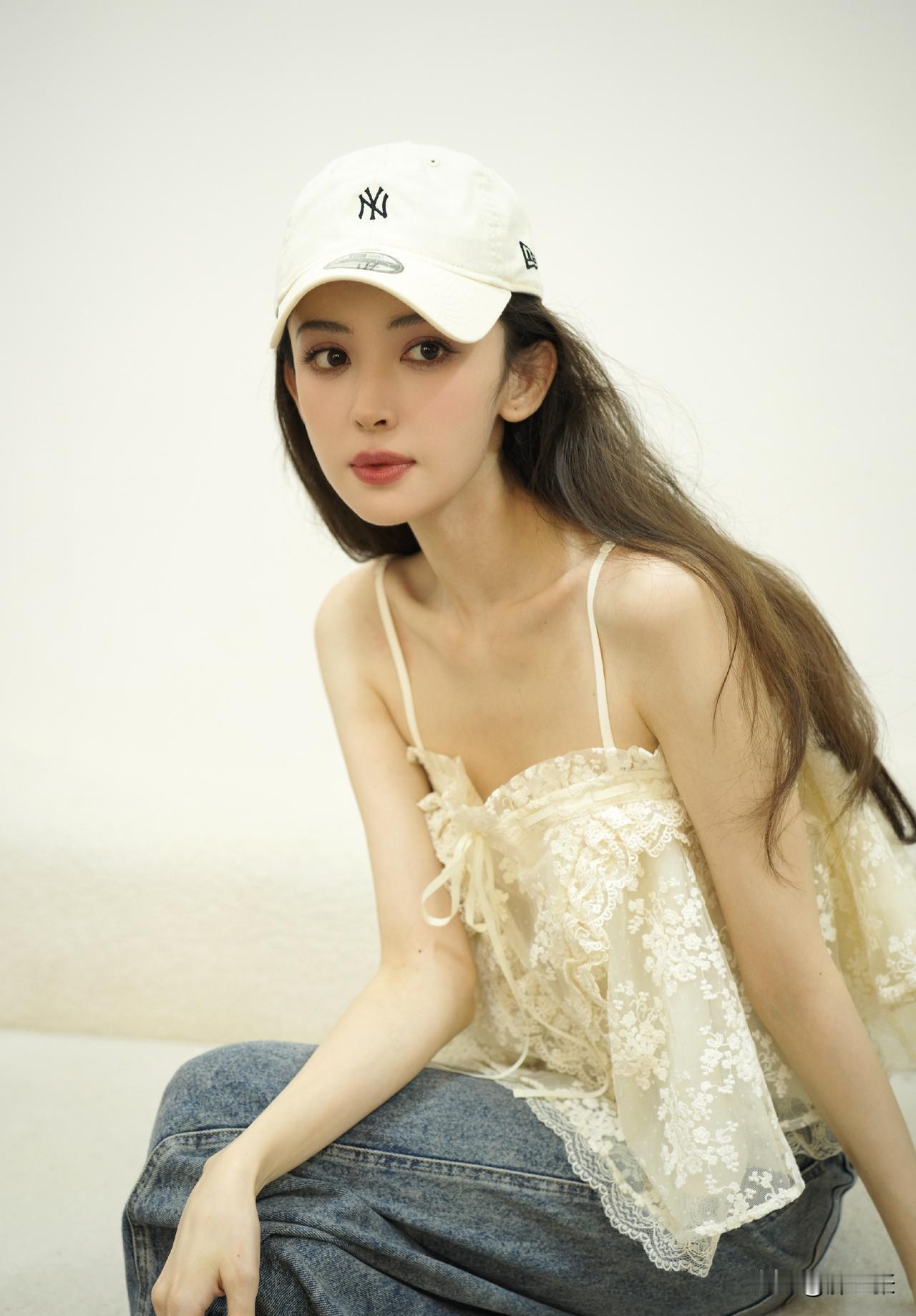 一日之计在于晨，起来先欣赏一下娜扎的美，一整天神清气爽！每个不同造型的娜扎都