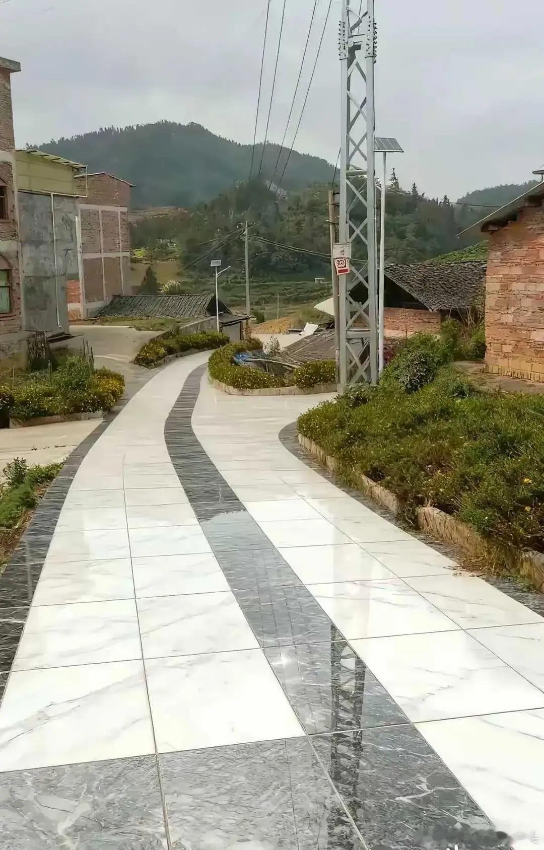 给村里修了路，这下竞选村长稳了吧​​​