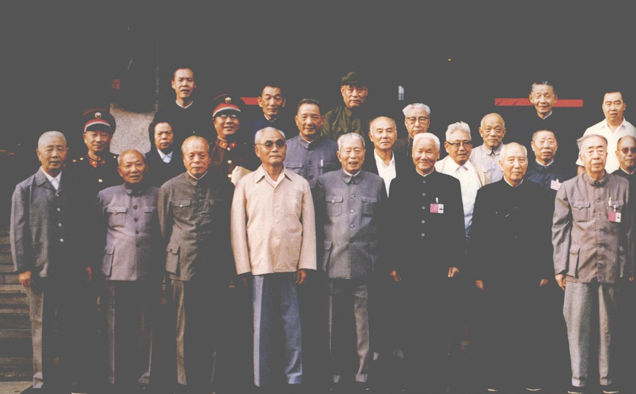 1985年9月，冀南军区老干部合影。抗日战争时期，386旅副旅长陈再道奉命开辟冀