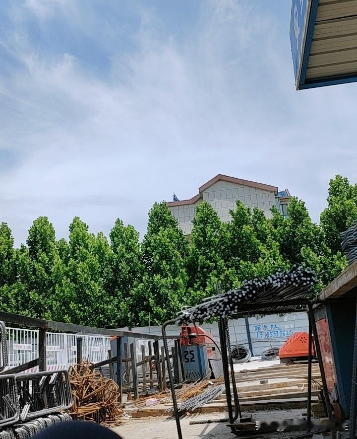 人到中年才懂通透，老公总劝我该歇就歇别拼命干，干与不干差别真不大。开年至今闲