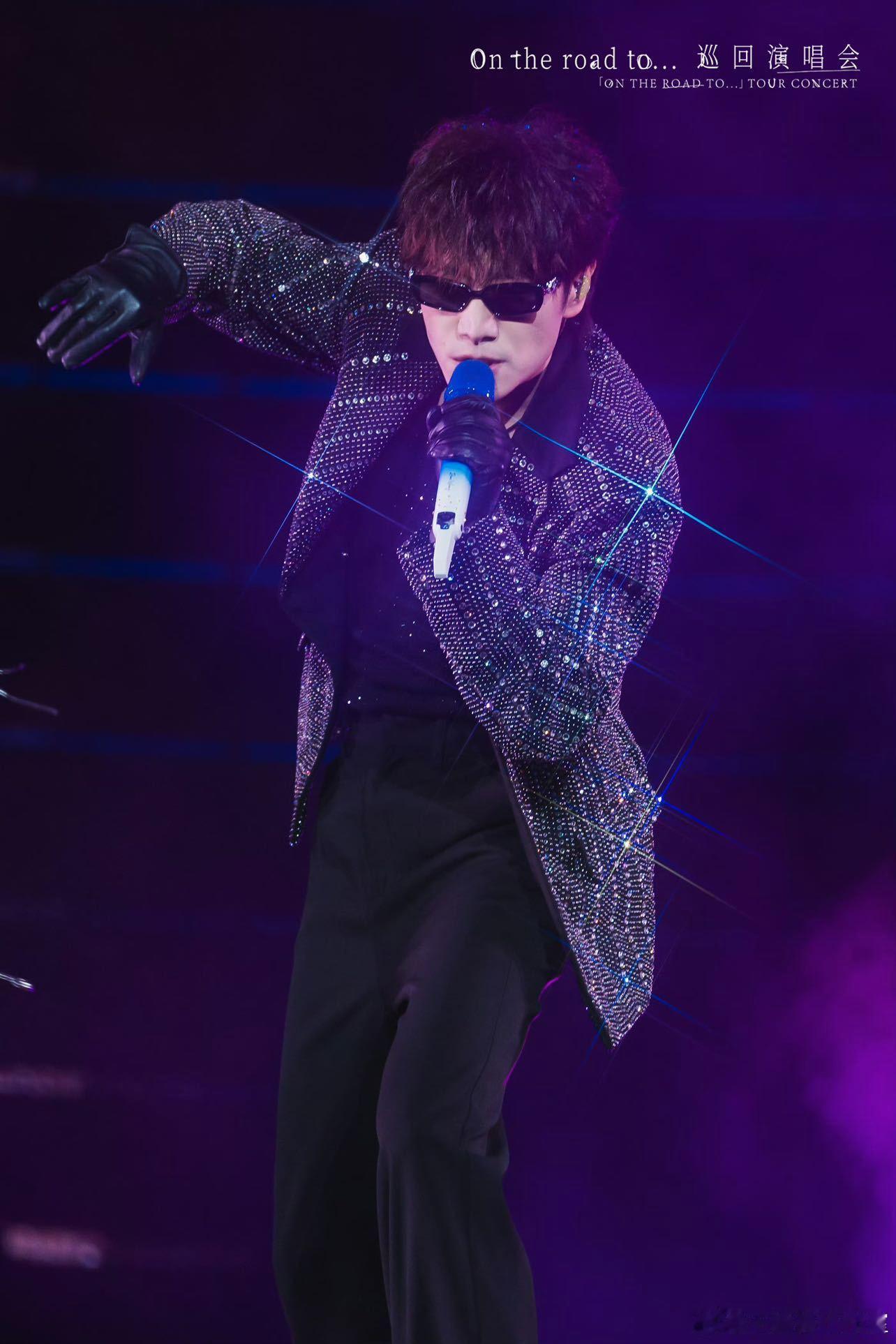 王铮亮一个跨晚一天官宣三次谁的追星惊喜能这么密集，王铮亮一个跨晚三次官宣三个舞