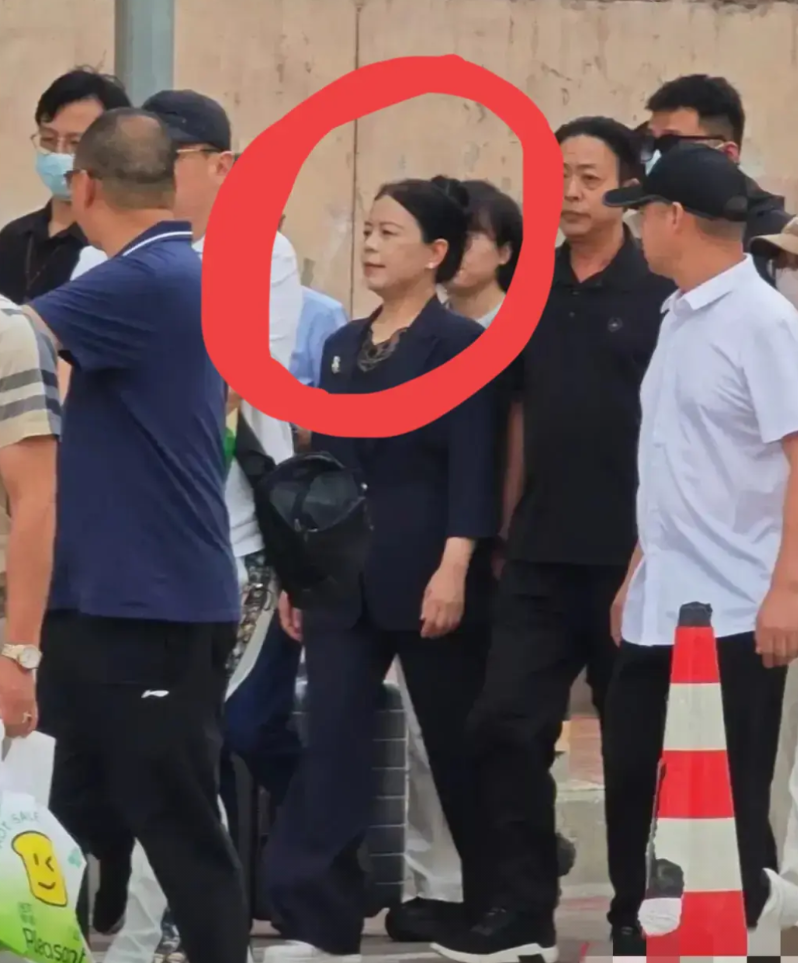 二八事件，我今年才关注，但我无条件支持许敏，因为这个事件的所有人中，只有他们两口