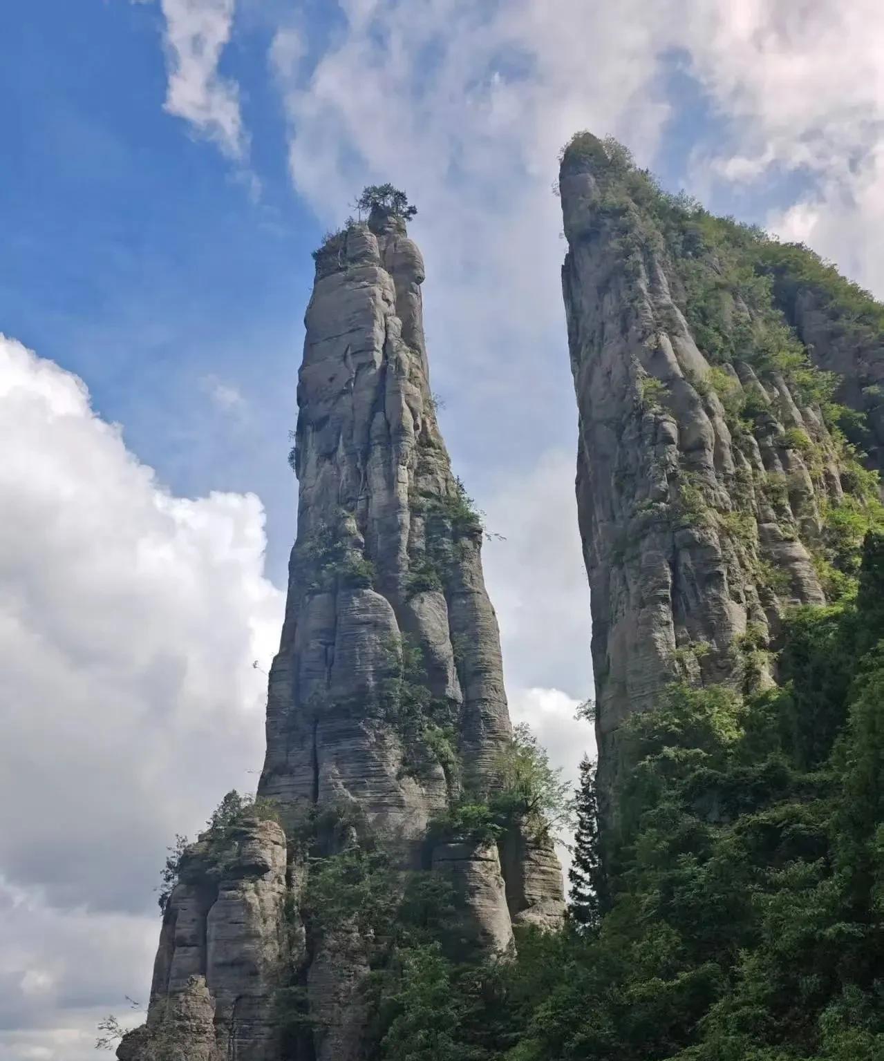 一段关系里，最可怕的，就是失去自己。爱自己，才是终身浪漫的开始。任何时候，都