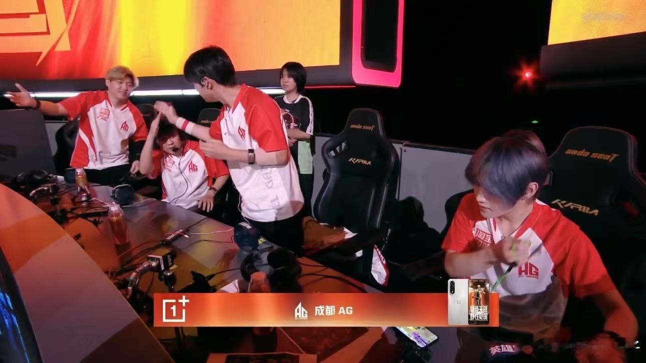 AG周决两连鸡AG周决天天吃鸡AG开始上分了啊已经来到第三名了