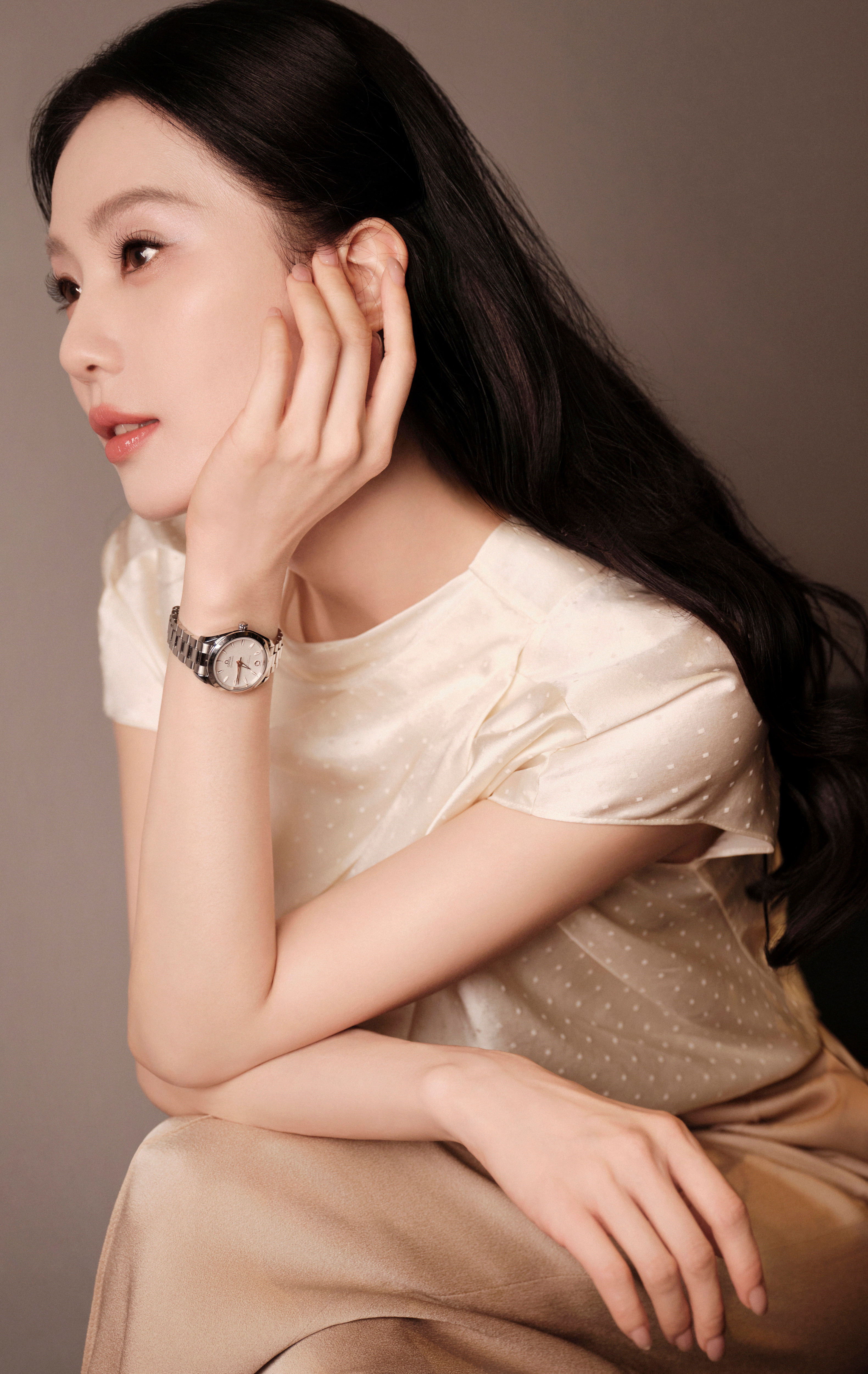 刘诗诗的高冷脸最需要保养了