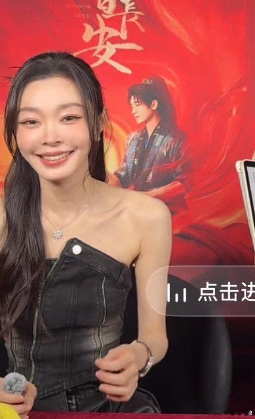 宋轶回应整容宋轶因为图一这张追剧团的图被网友热议整容，实际上看它早期除了牙齿有点
