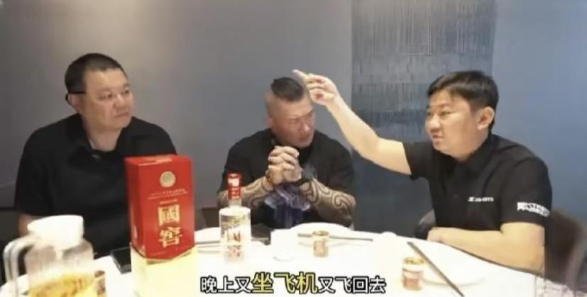 张雪讲述“人肉背零件”，把馆长都听呆了！没想到张雪为了夺冠会这么疯狂，为了省时