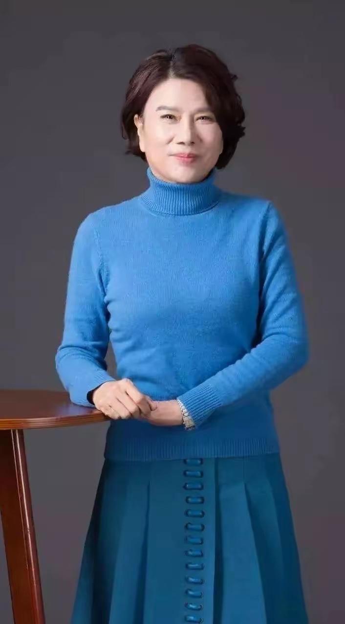 董明珠一段很有力量的话：“18岁的你漂亮，不是你漂亮，是18岁漂亮。30岁的你漂