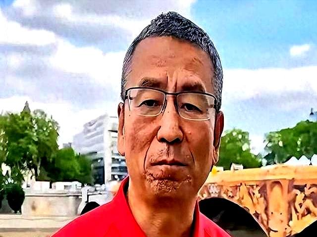 白岩松又被拉出来“背锅”了？这回网上传得最凶的，就是他贬低全红婵、全家移民国外