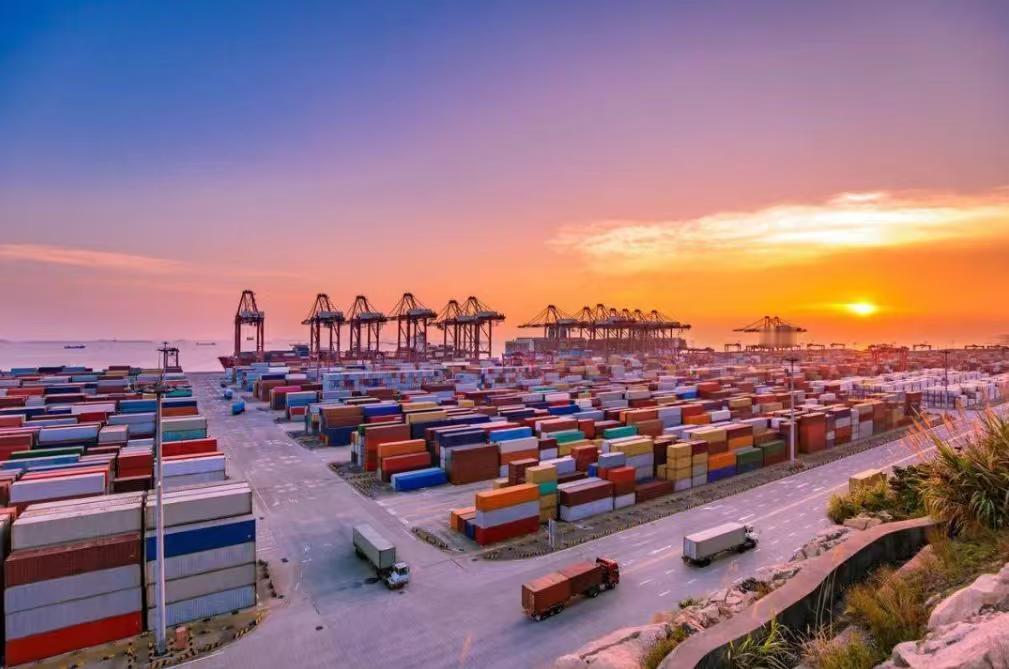 大家发现了吗？国内正迎来三大回流，信号已经很强烈了！第一个，外贸回流。随着北