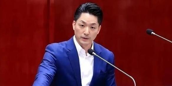 岛上传来消息，台北市市长、蒋介石的曾孙蒋万安曾公然表示，自己绝对不可能去选下一任
