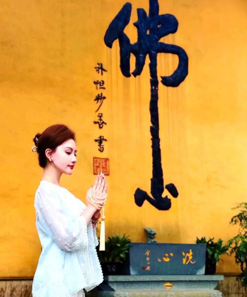 如果老天要让你修行，要让你悟道，让你觉醒，老天一定不会让你出生在一个幸福的家庭，