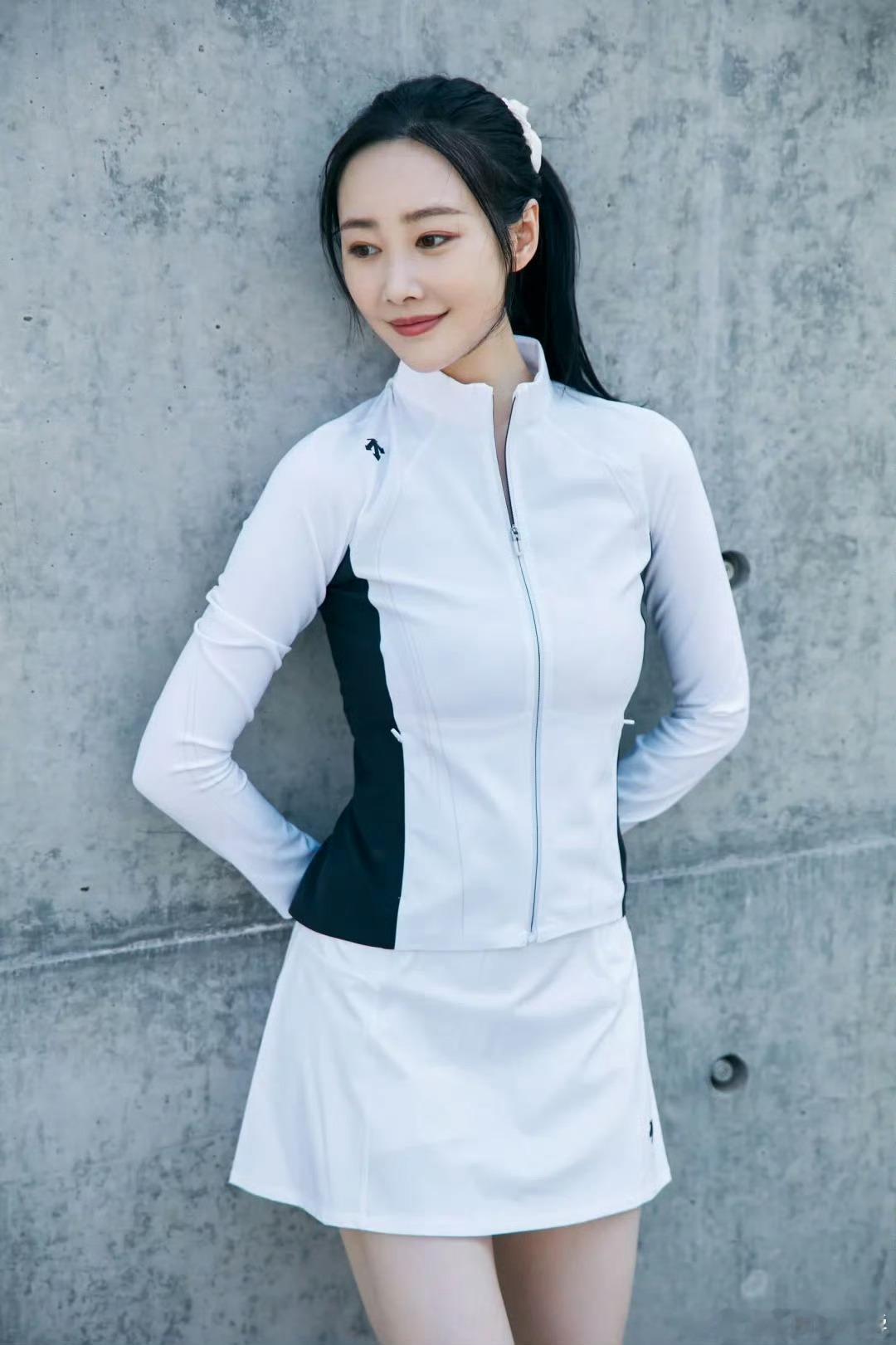 李纯的司理理火到国外了妻子的浪漫旅行✈️转机途中被外国友人一眼认出司理理，经典角