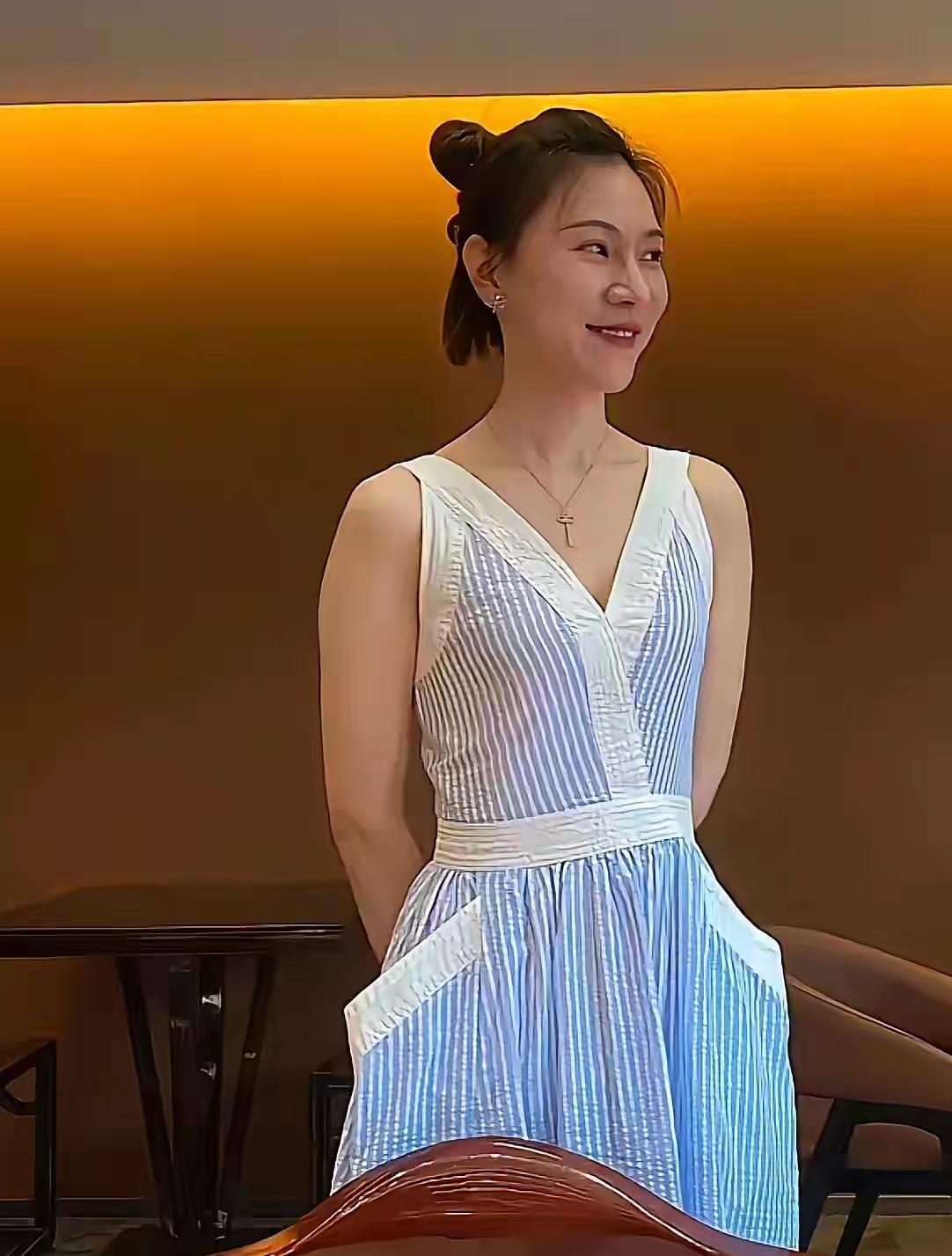 上海流浪大师26年的流浪生活似乎要结束了，在茫茫人海和万千粉丝之中他选择了南京晓