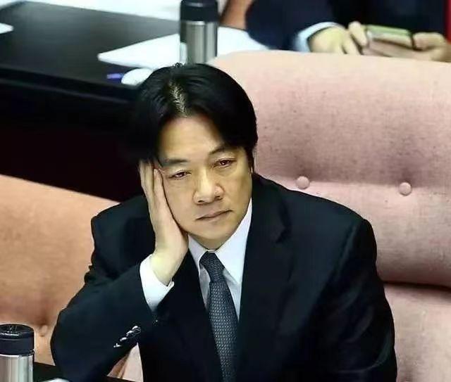 台湾能源快断供，赖清德真急了，进入地下指挥所 4月14日，台北圆山饭店附近的