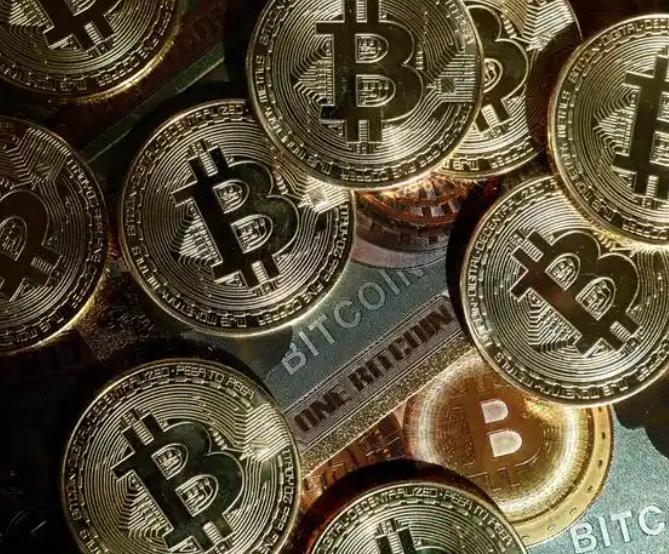 史上最大金融骗局就要穿帮了！比特币出现了严重漏洞，已经至少生产1844亿枚比特币