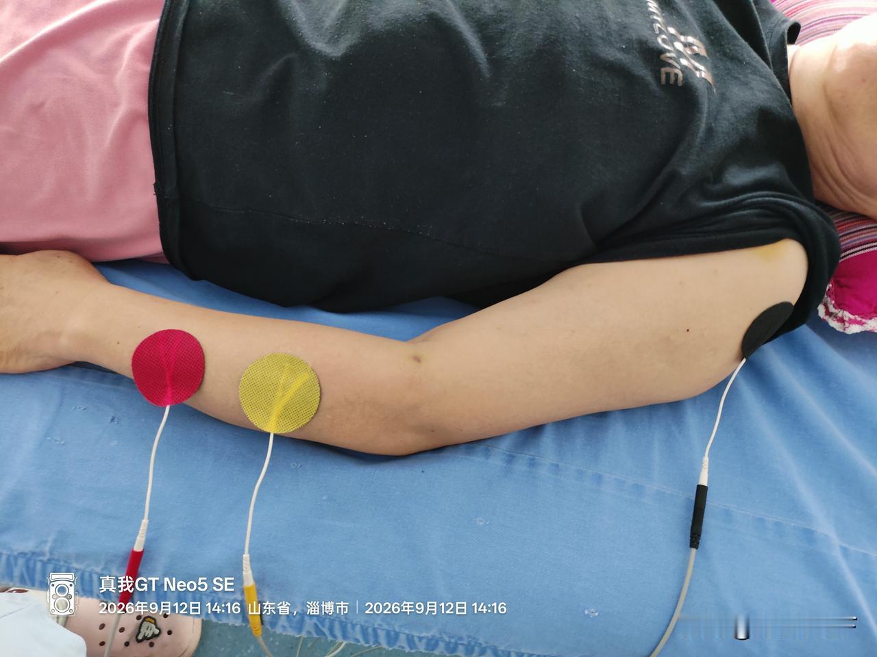 说一说脑梗的康复治疗难不难?难，真难。我妻子脑梗偏瘫至今已过二年，虽能走走，
