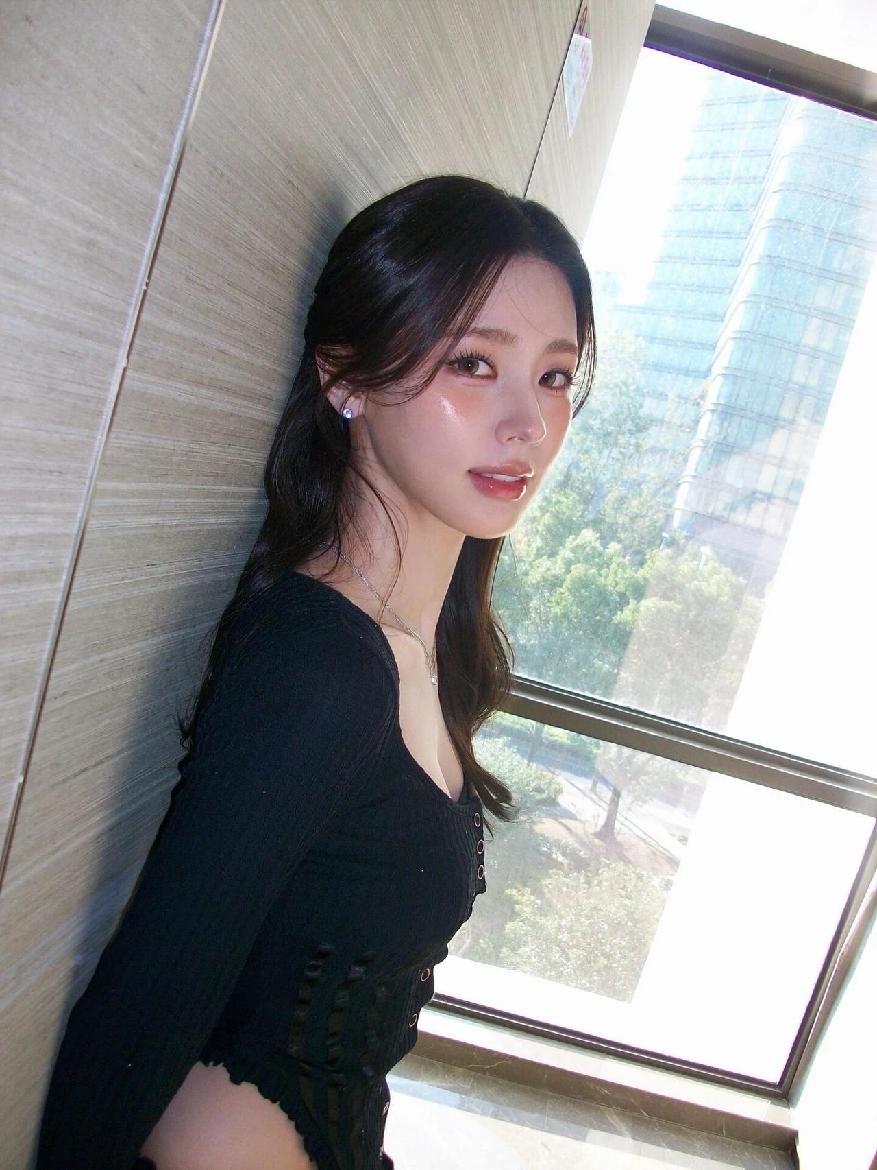 要是让你和这样的美女相处一天你会干些什么有意义的事情呢？