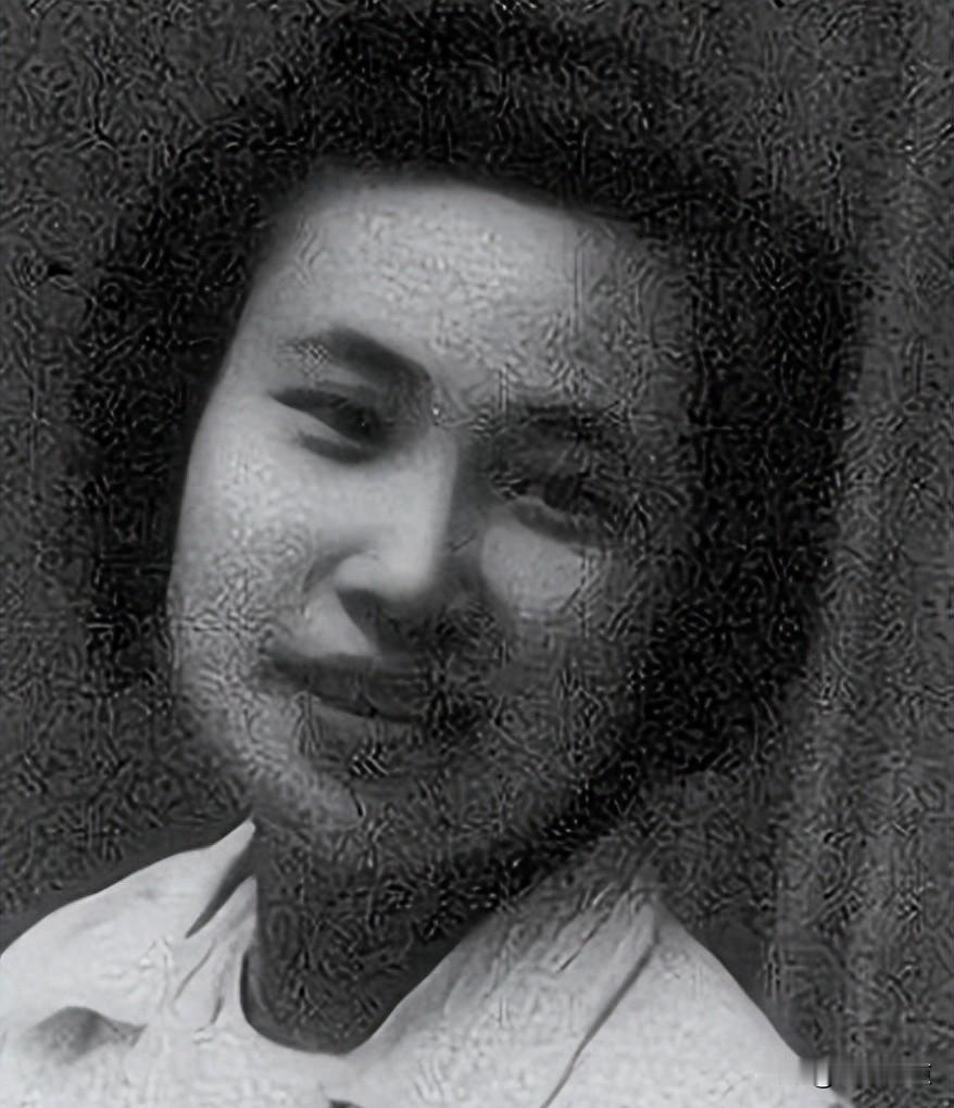 血迹干了，铁丝还缠在骨头上，硫酸缸里什么也没剩下。她23岁，没留下一张照片，连