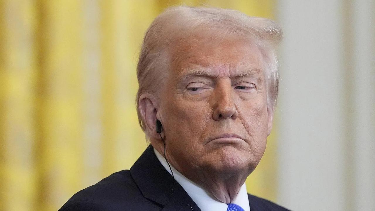 当地时间3月11日，美国总统特朗普在演讲中称：“中国大量使用煤炭。中国非常聪明。