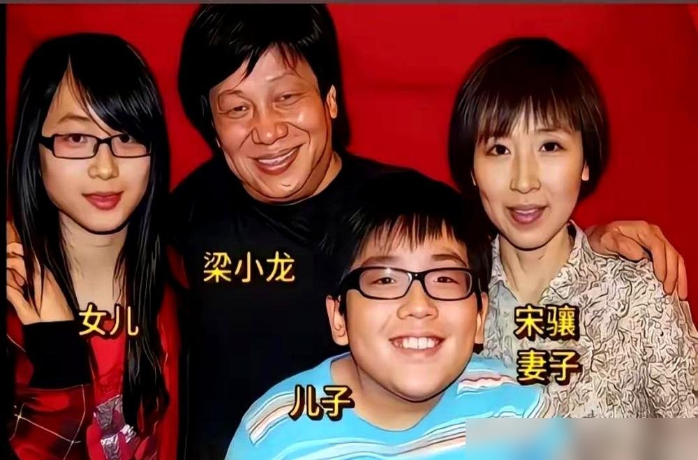 2005年拍《杀破狼》，甄子丹那根棍子是实心的，抡吴京胳膊上，手当场就抖了。吴京疼得拿不住刀，求剧组