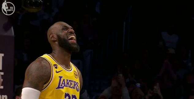 湖人老将詹姆斯的情商真是太高了！在昨天湖人主场以125：122击败快船的赛后采访